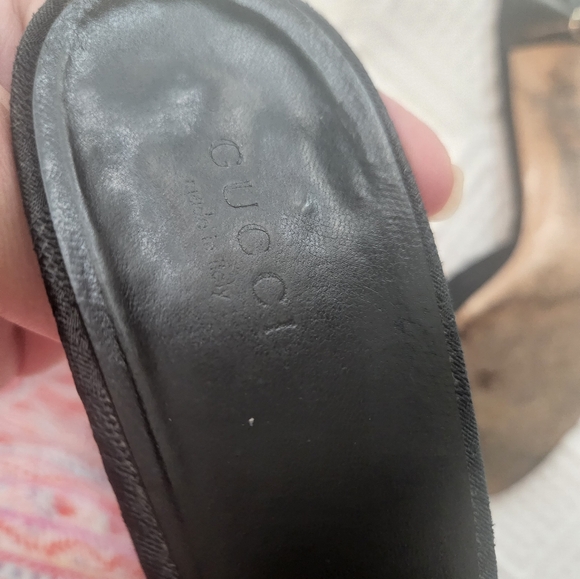 Gucci Elegant Black Heels - Picture 7 of 8